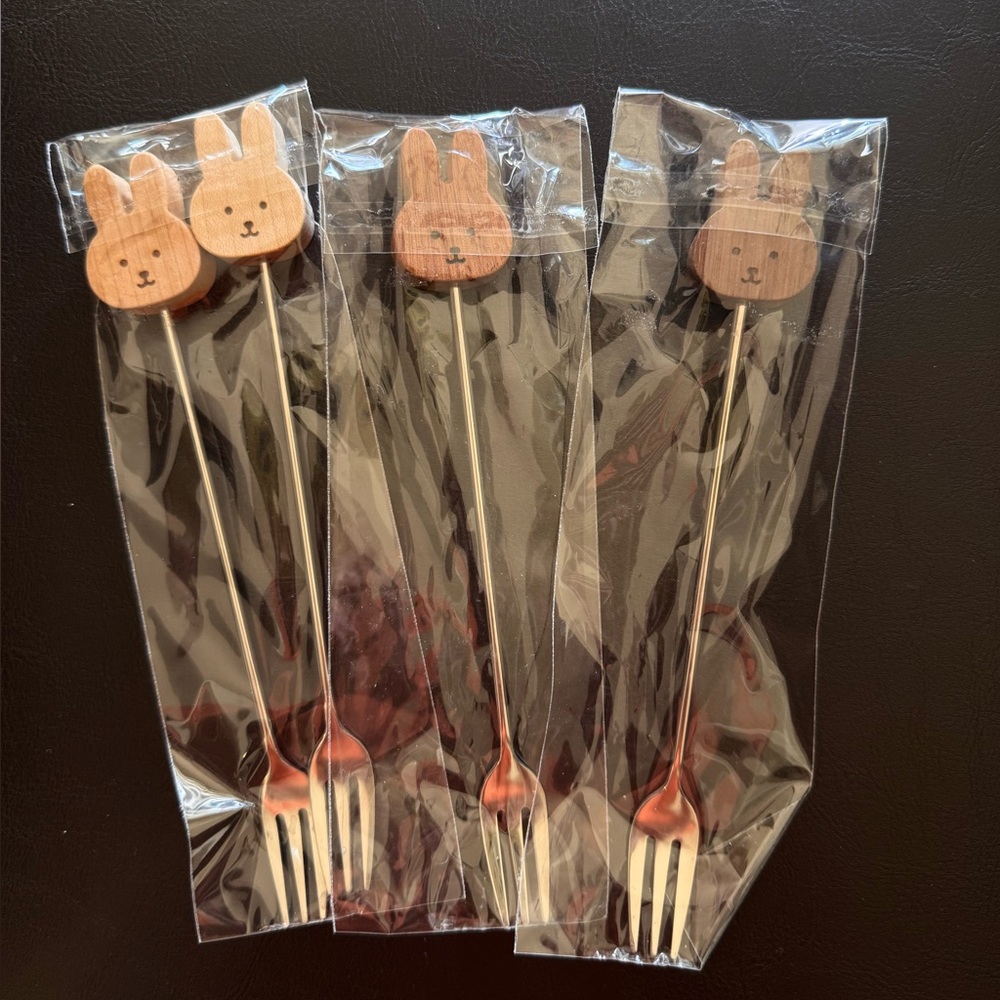 Cute Bunny small Wooden Handle Fork set（ 4 forks）